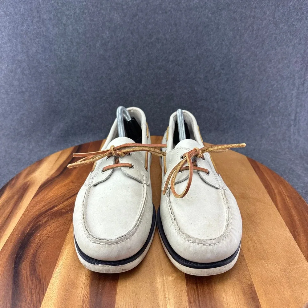 GH Bass White Leather Boat Shoes Mens Size 10M Heritage Collection T 049